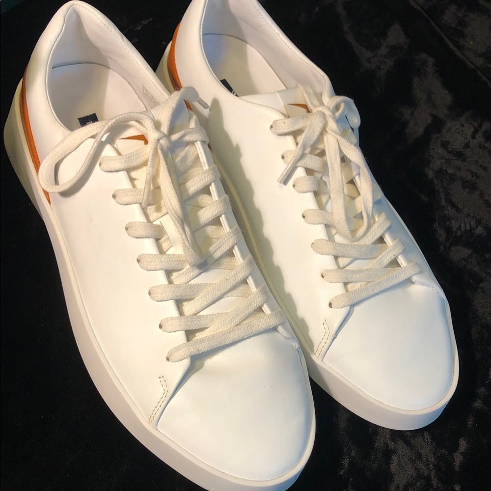 White Men's Low-Top Leather Sneakers with Tan Heel Accent